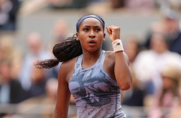 锦鲤配资 高芙逆转萨巴伦卡 首夺法网女单冠军