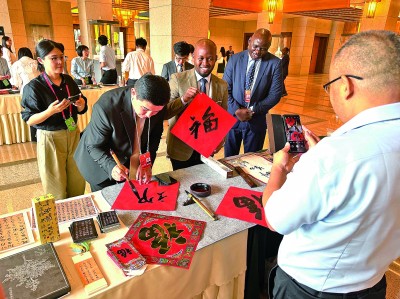 股巢配资  文明互鉴破隔阂 对话交流凝共识